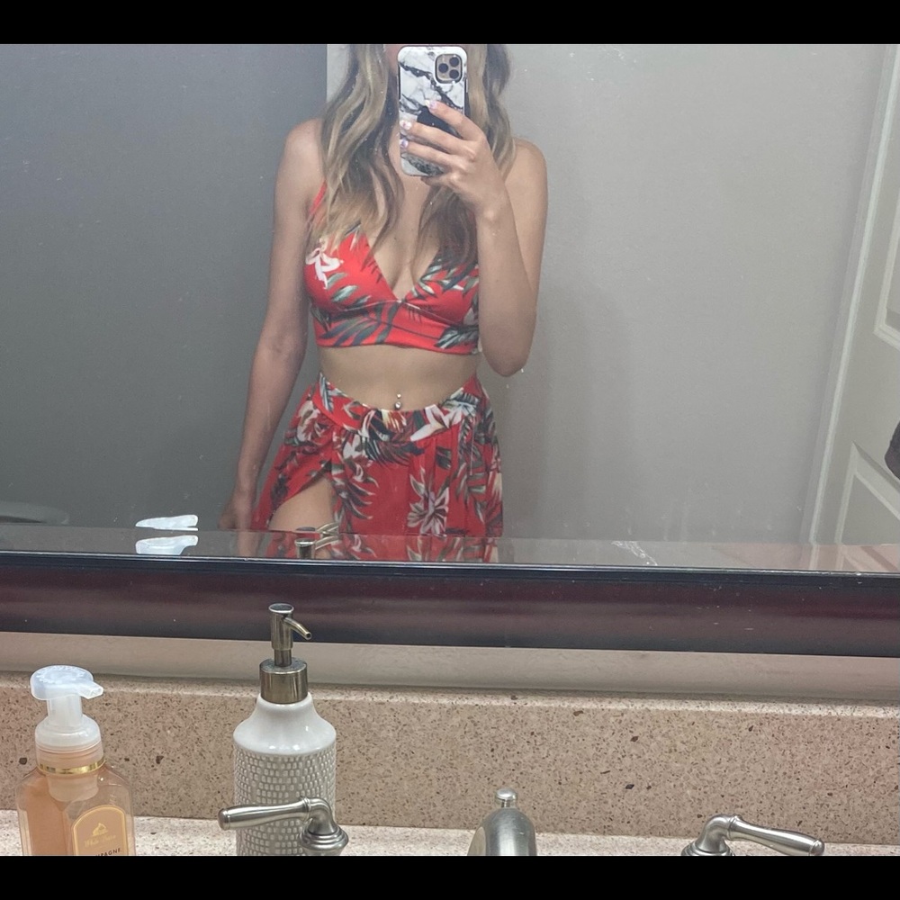 Floral tropical two piece - Picture 4 of 4